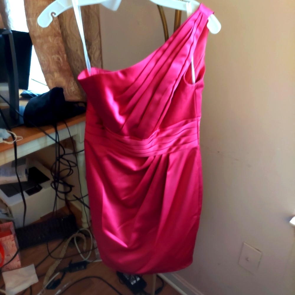 David bridal Dress size 4, watermelon color